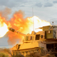 El cañón de artillería de un M109 Paladin